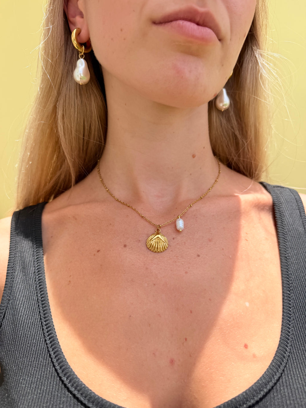 Cadena Amelí gold