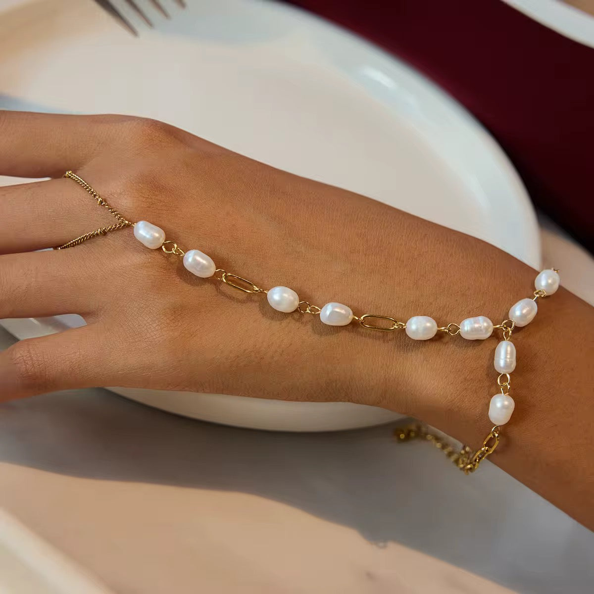 Hand chain Corina